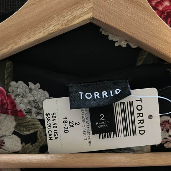 NWT Torrid Black Floral Wrap Top - Picture 10 of 10